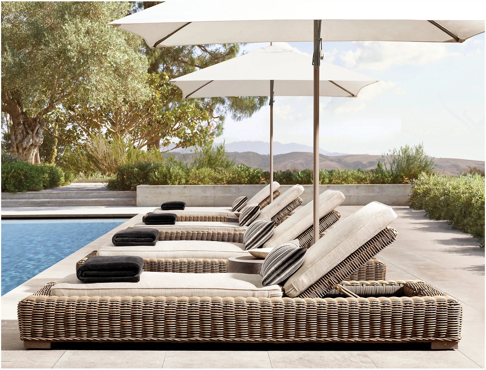 Miami Collection- Outdoor All-Weather Wicker Sun Lounger