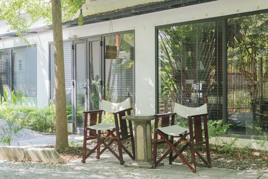 Comparing Teak and Aluminum Furniture for Your Outdoor Needs - Sunzout Outdoor Spaces LLC