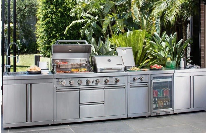 Embrace the Great Outdoors with the Latest Trend: Outdoor Kitchens - Sunzout Outdoor Spaces LLC