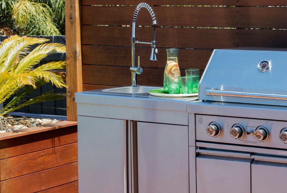 Stainless Steel Modular Outdoor Kitchen Island with Built in Grill Refrigerator Sink and Storage